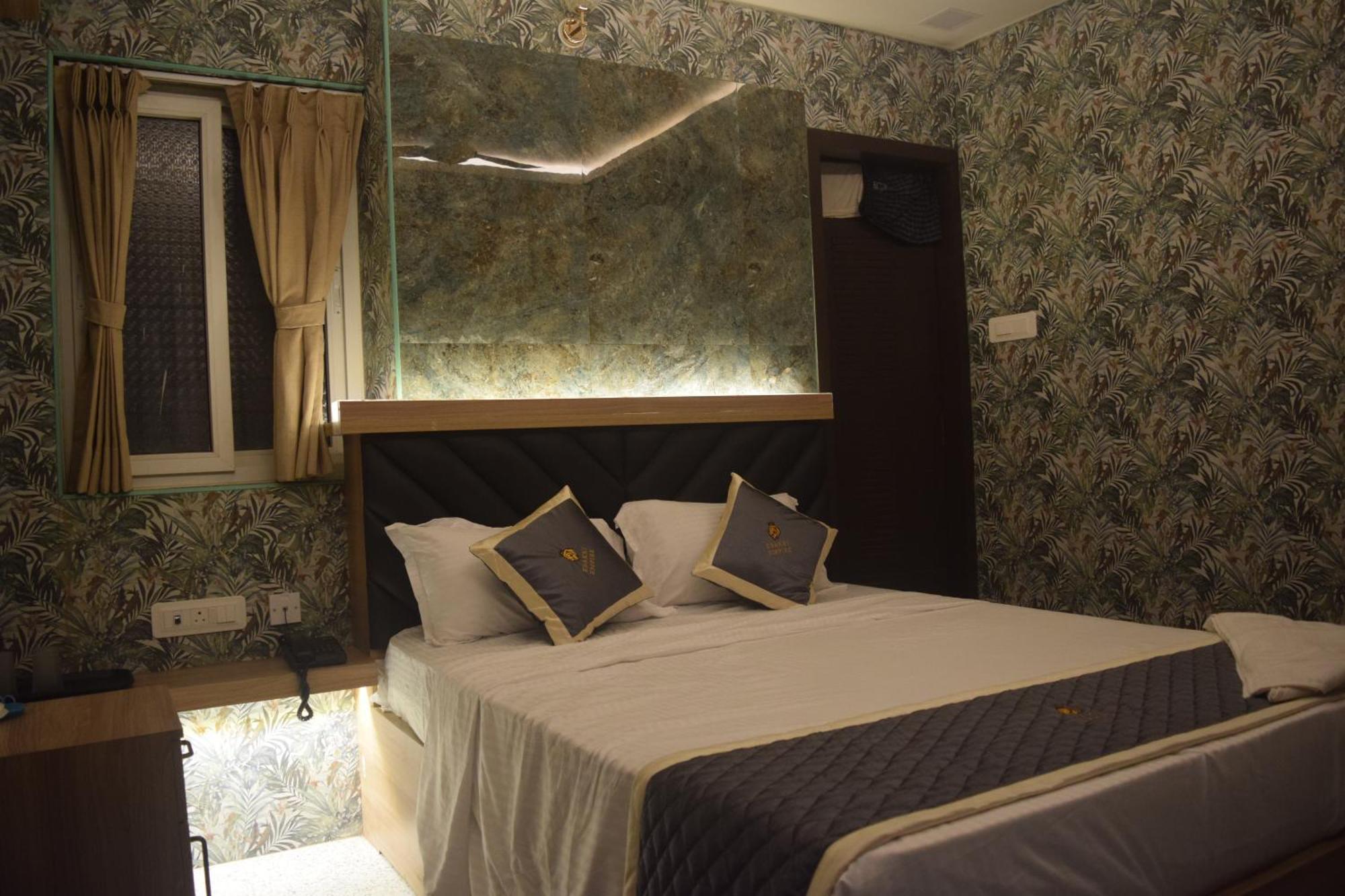 Hotel Esakki Empire Chennai Exterior foto