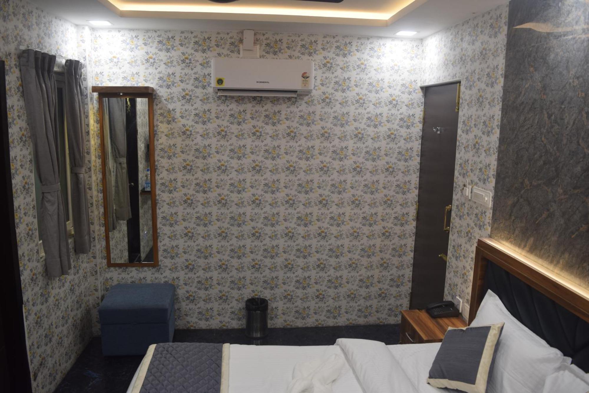 Hotel Esakki Empire Chennai Exterior foto